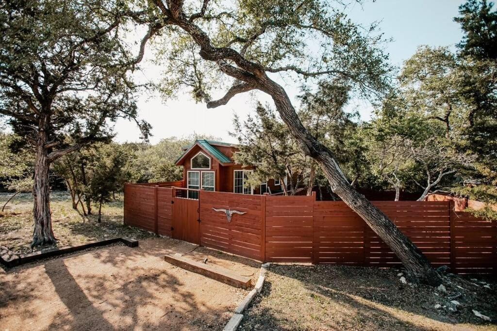 The Longhorn Cabin - Cabins At Rim Rock Austin Zewnętrze zdjęcie